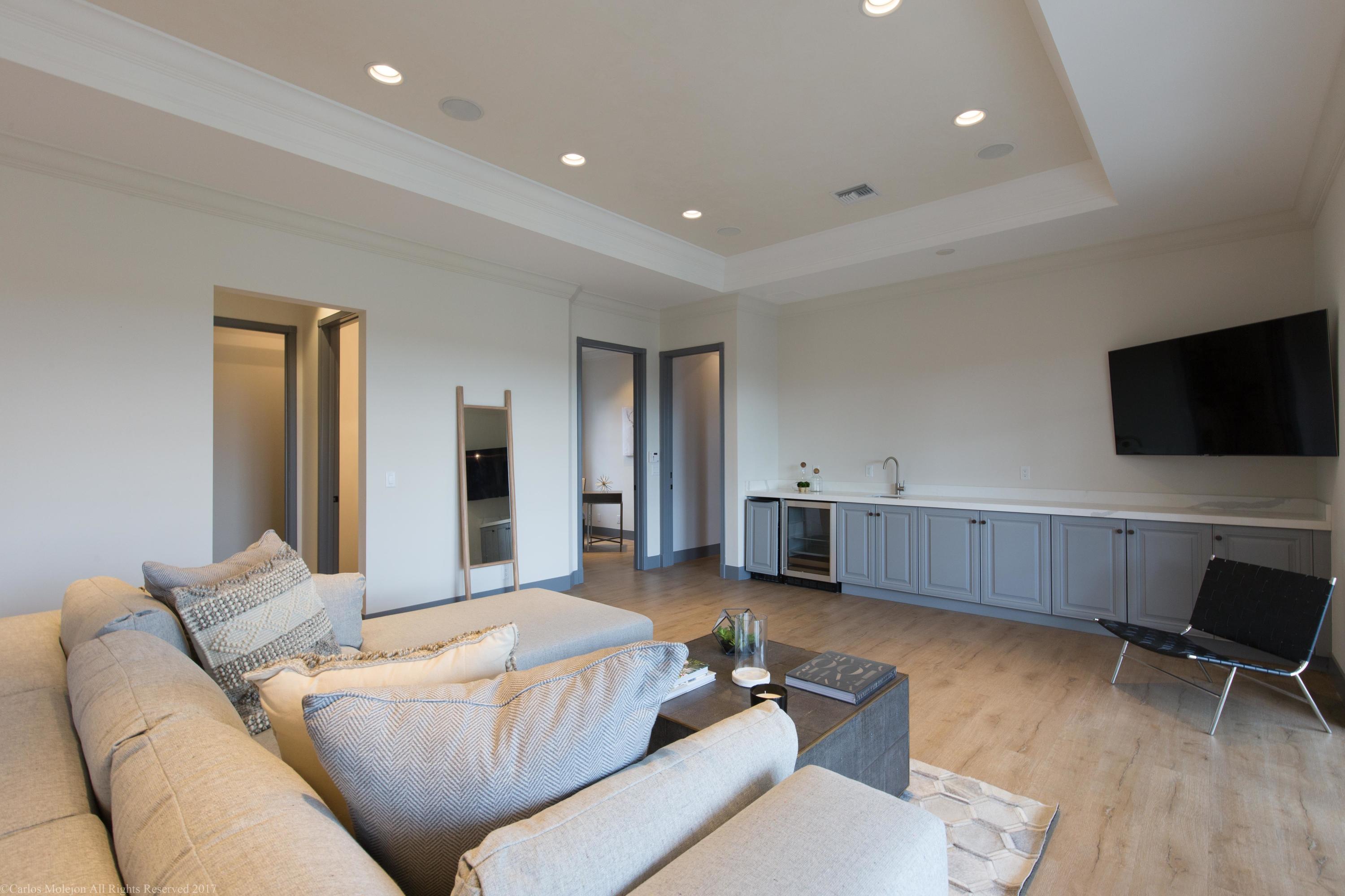 PALM BEACH POINT EAST - Residential