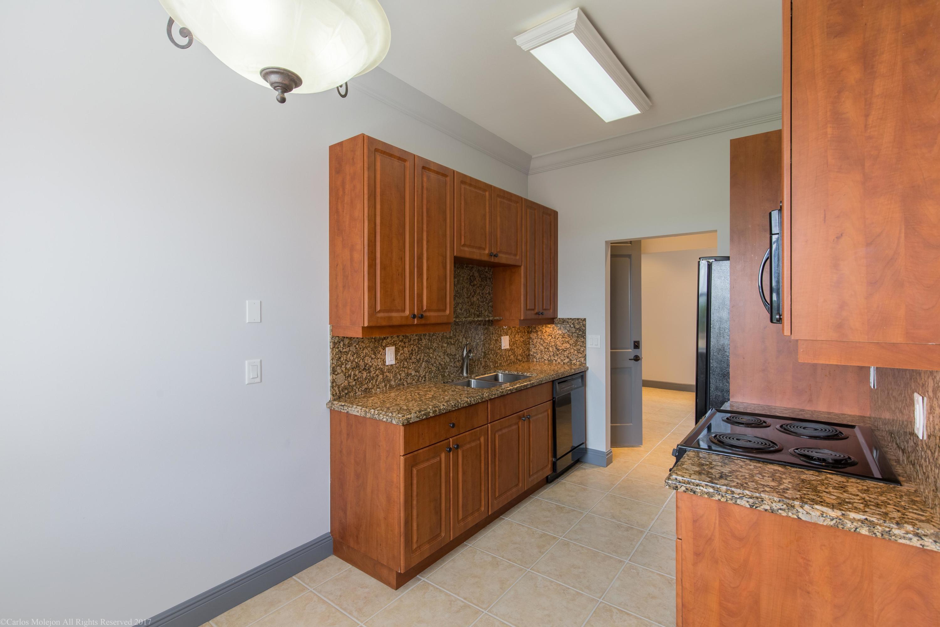 PALM BEACH POINT EAST - Residential