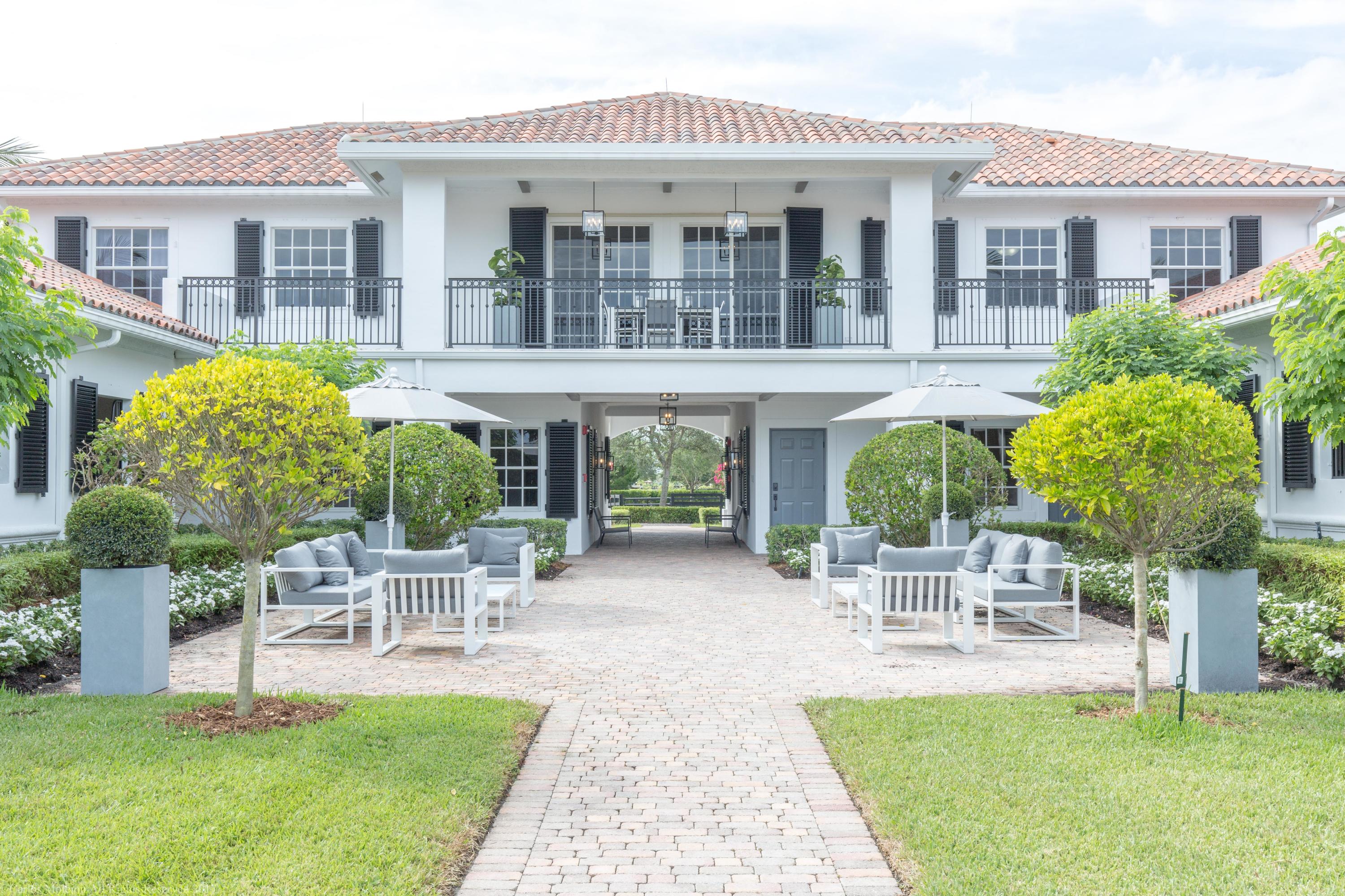 PALM BEACH POINT EAST - Residential