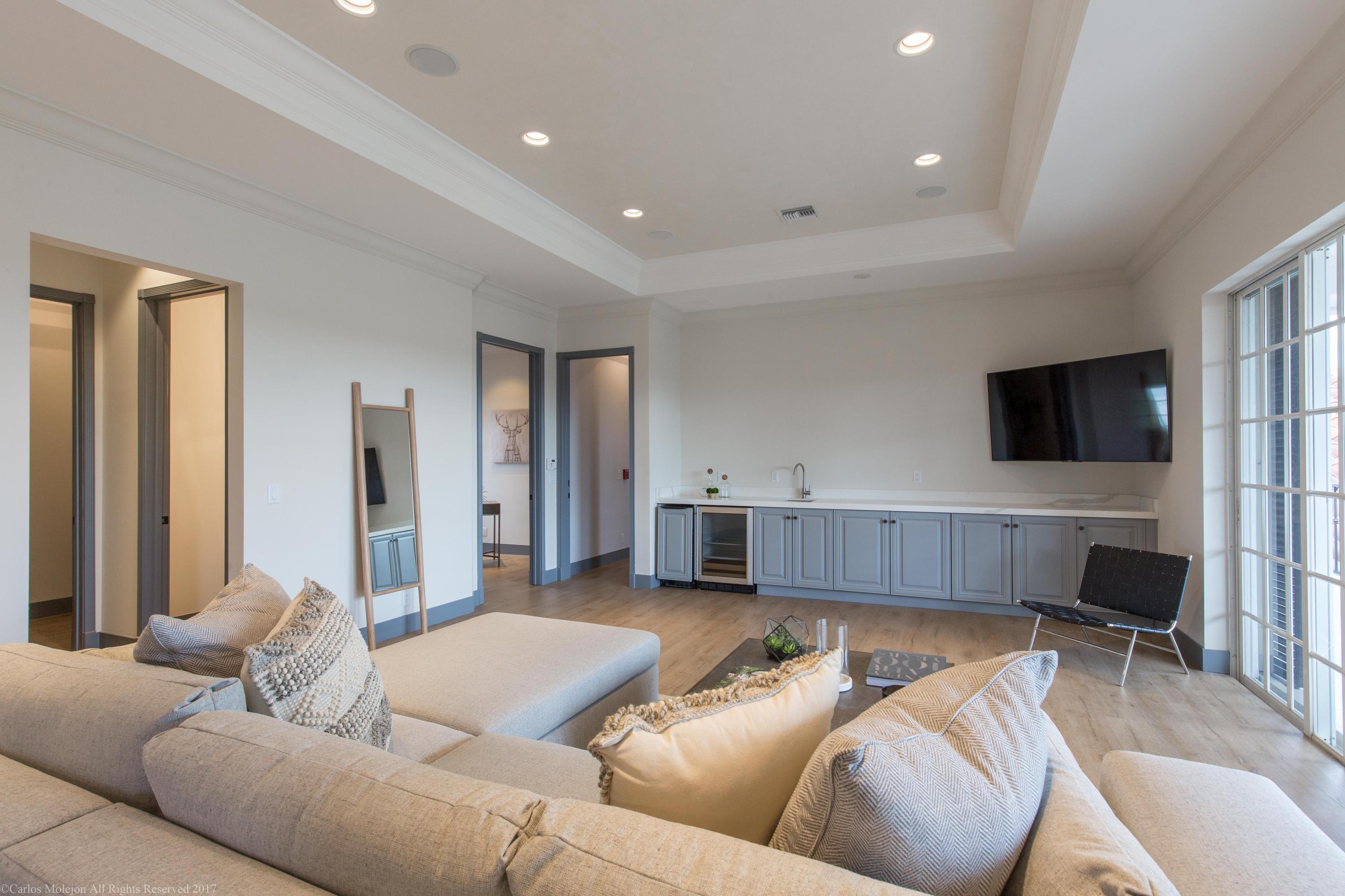 PALM BEACH POINT EAST - Residential