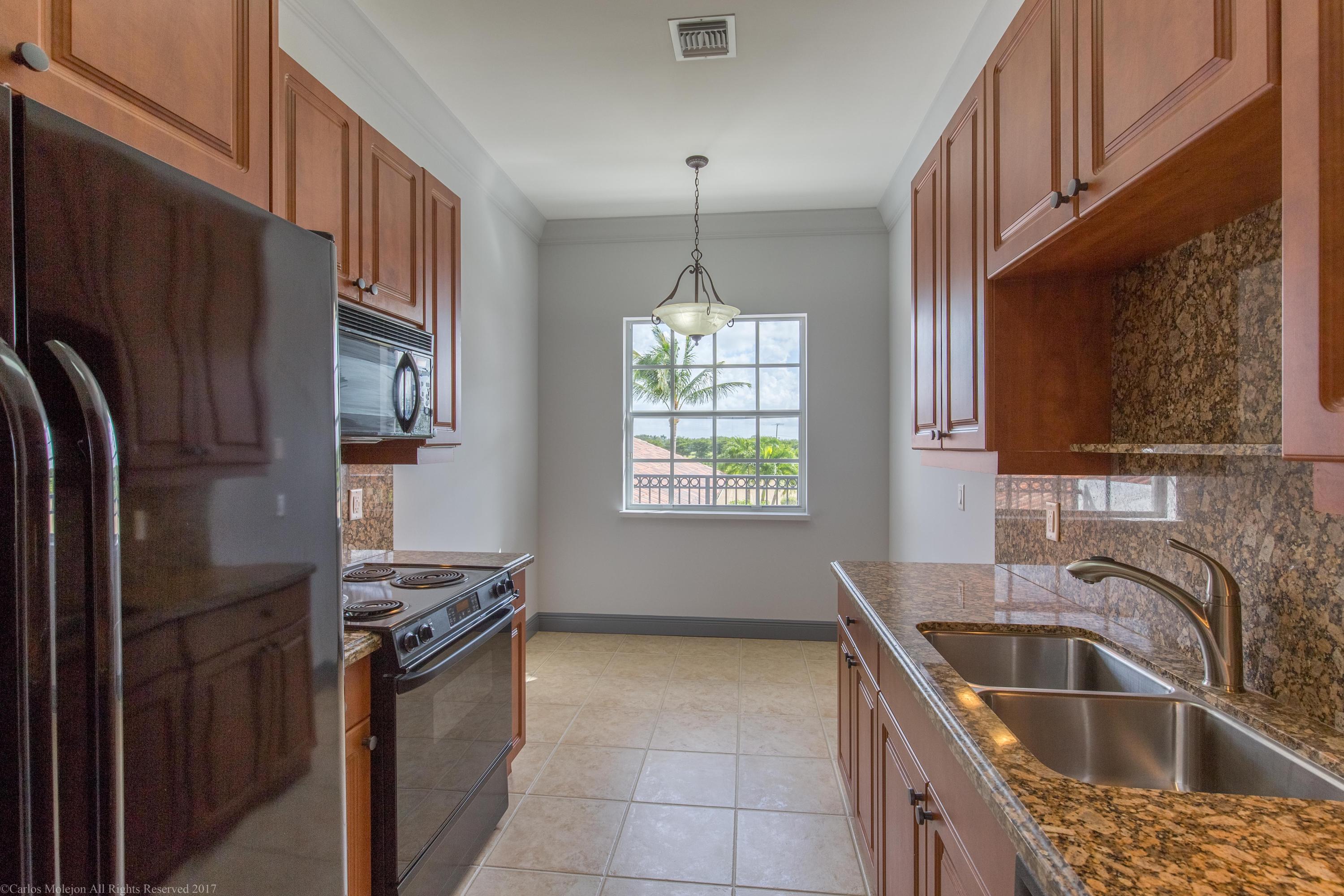 PALM BEACH POINT EAST - Residential