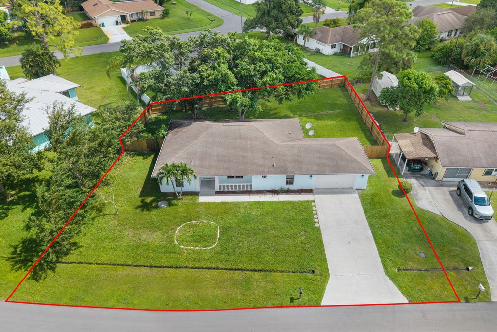 Photo of 1713 SE Haverford Street, Port Saint Lucie, FL 34983 (MLS # R11122997)