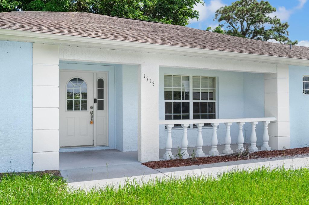 Photo of 1713 SE Haverford Street, Port Saint Lucie, FL 34983 (MLS # R11122997)