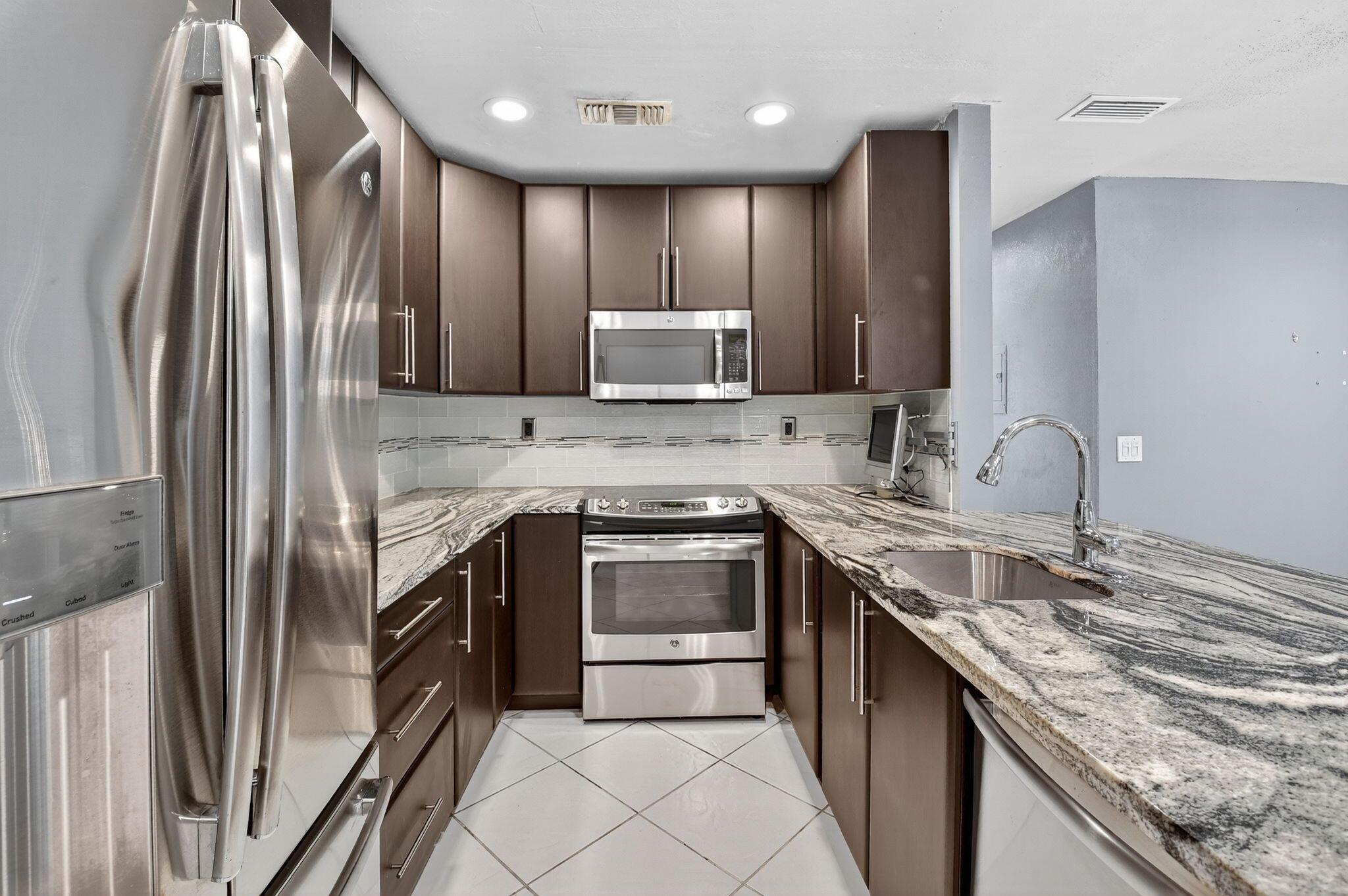 KINGS POINT FLANDERS CONDOS - Residential