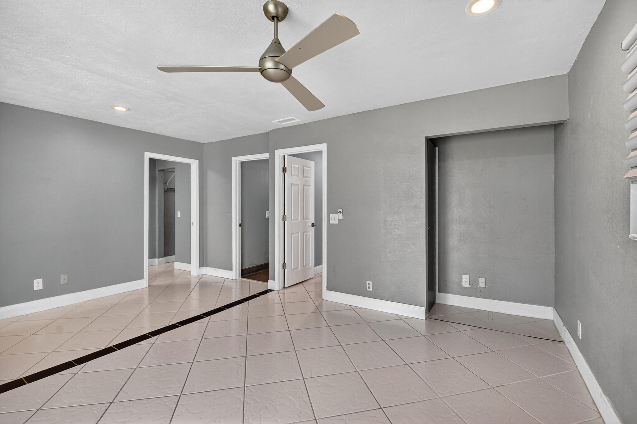 KINGS POINT FLANDERS CONDOS - Residential