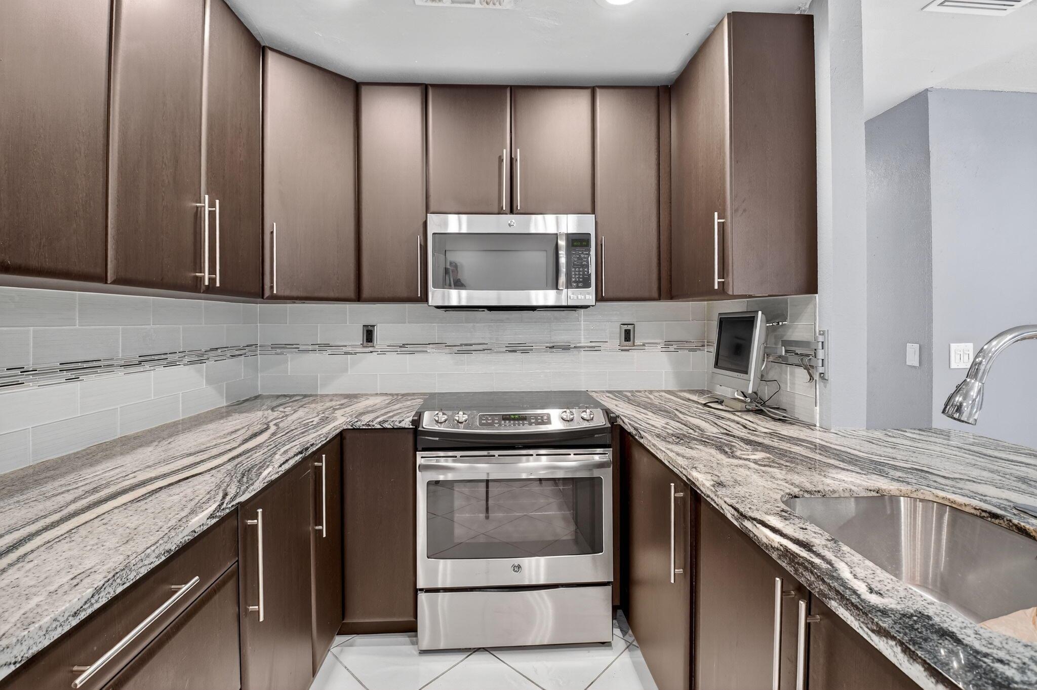 KINGS POINT FLANDERS CONDOS - Residential