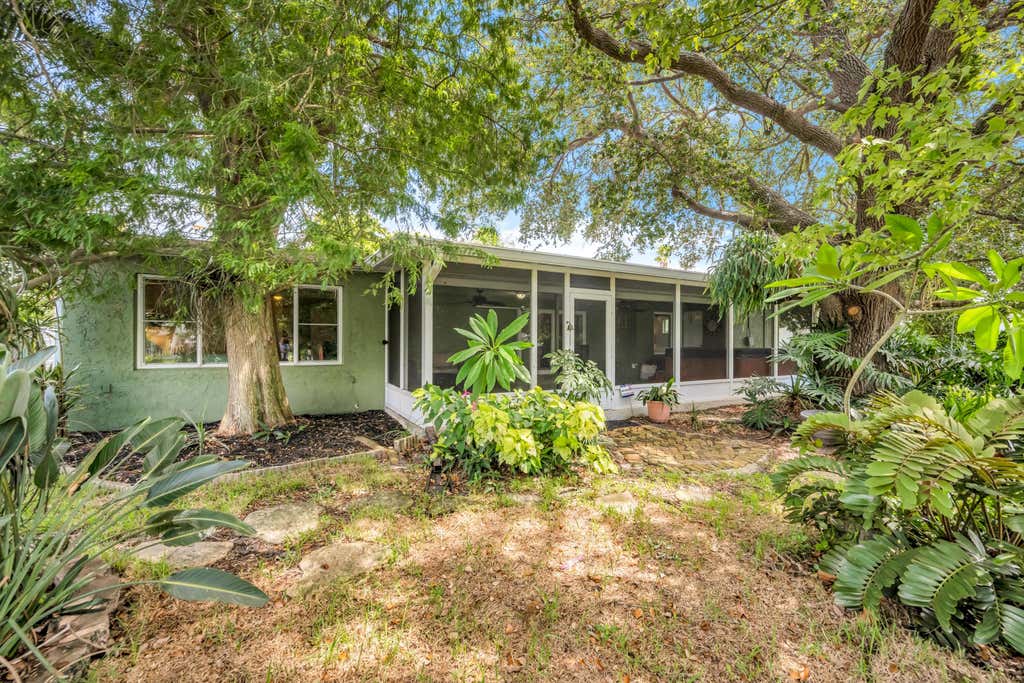 Photo of 1200 Orange Isle, Fort Lauderdale, FL 33315 (MLS # B26064637)