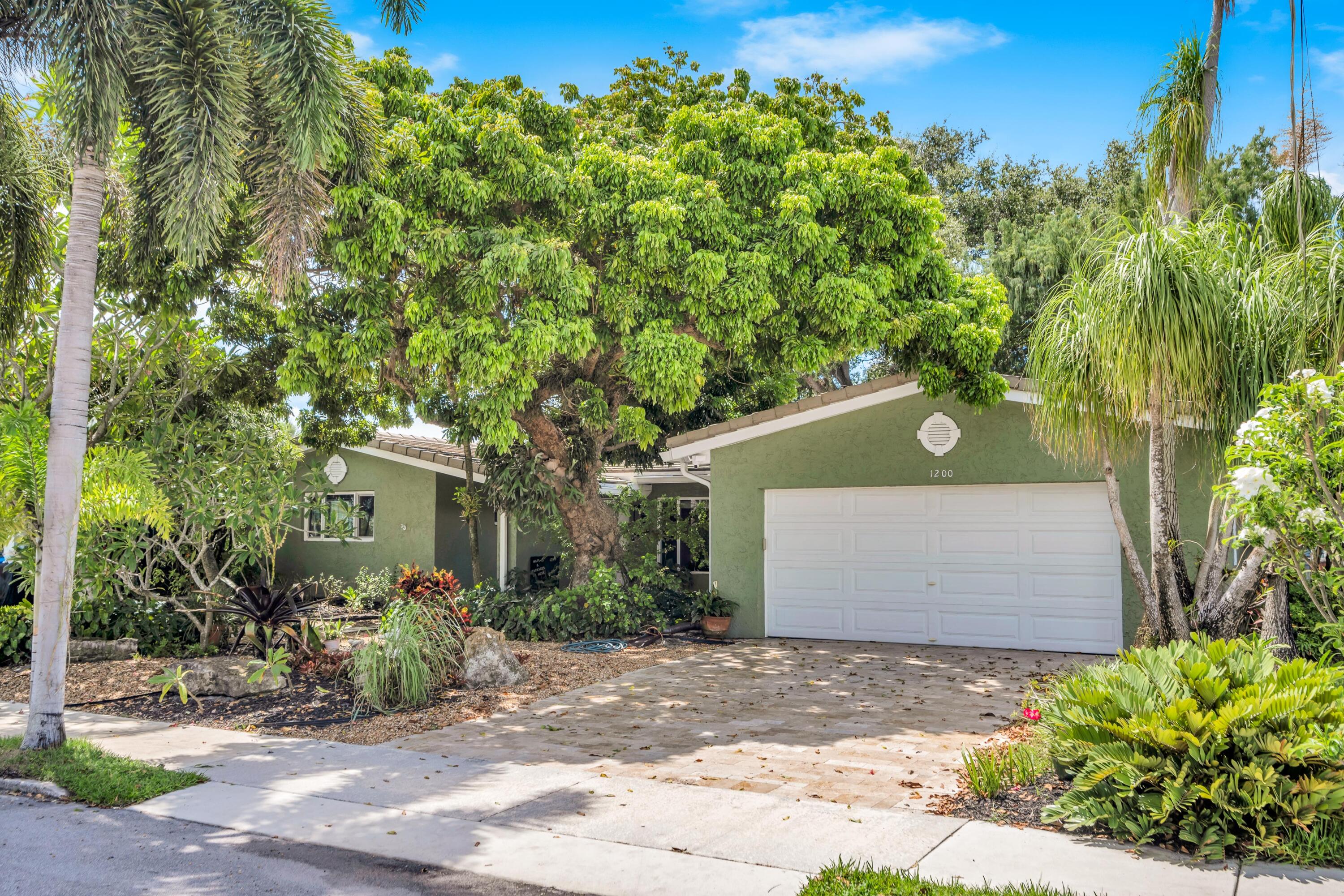 1200 Orange Isle