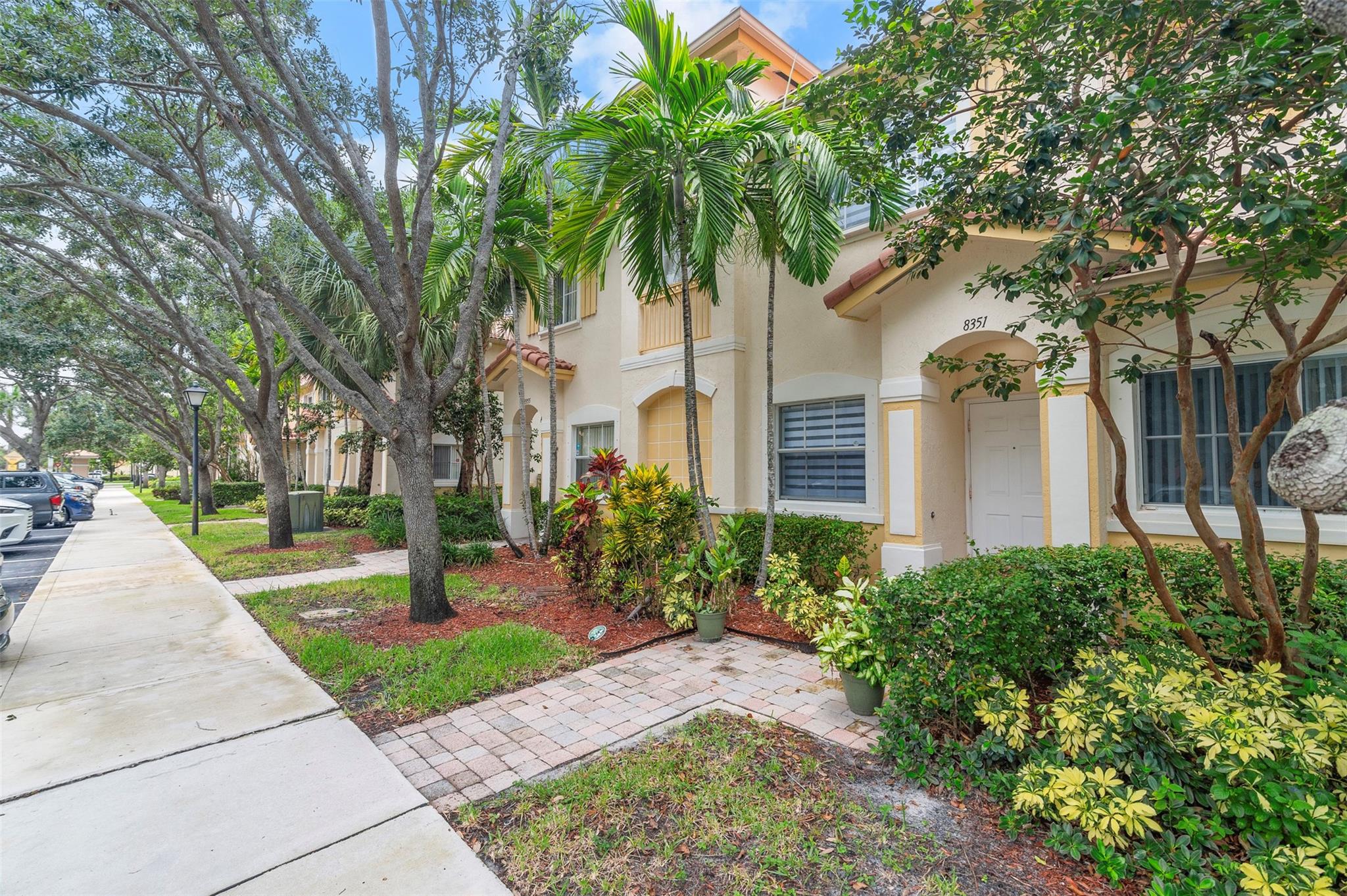8351 SW 29th St 102