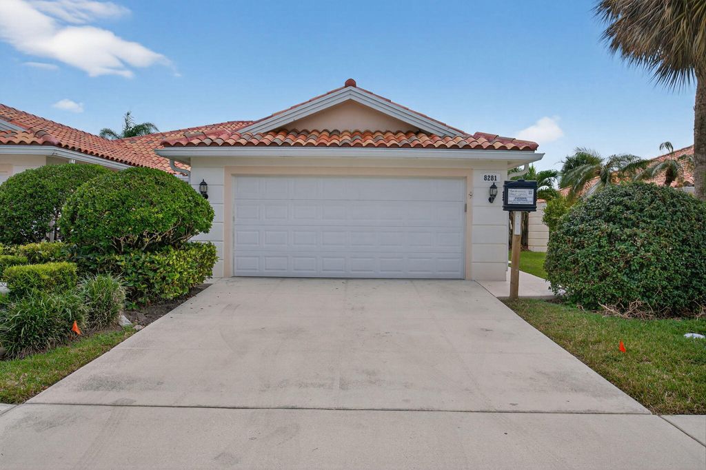 Photo of 8281 SE Double Tree Drive, Hobe Sound, FL 33455 (MLS # R11126593)