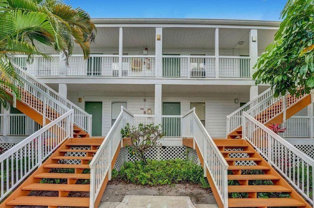 Photo of 290 Cypress Point Drive #290, Palm Beach Gardens, FL 33418 (MLS # R11103708)