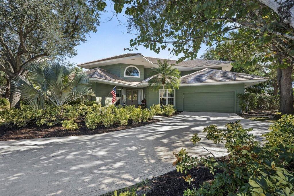 Photo of 7 Alnwick Road, Palm Beach Gardens, FL 33418 (MLS # R11161387)