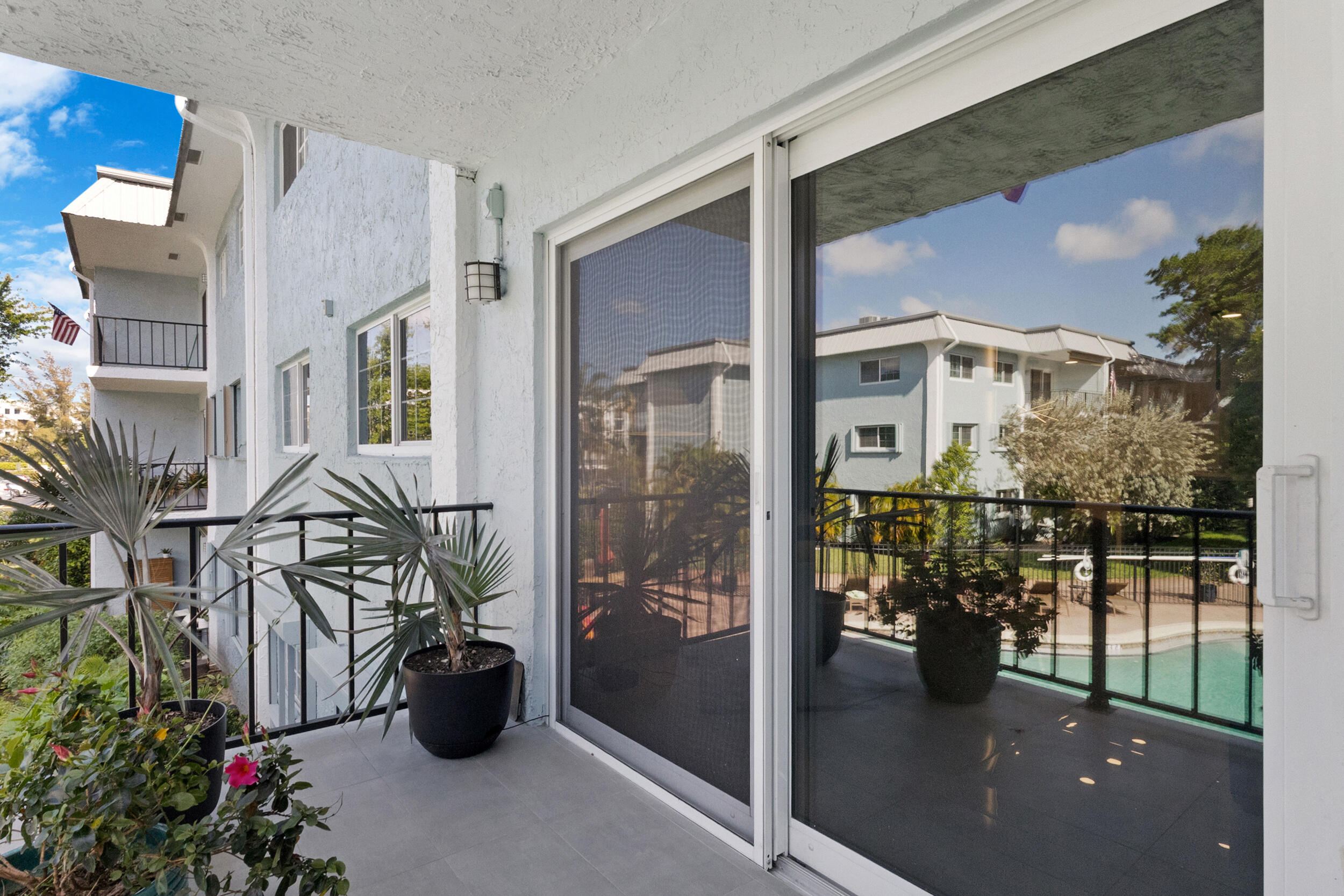 RIVER MANOR CONDO - Residential