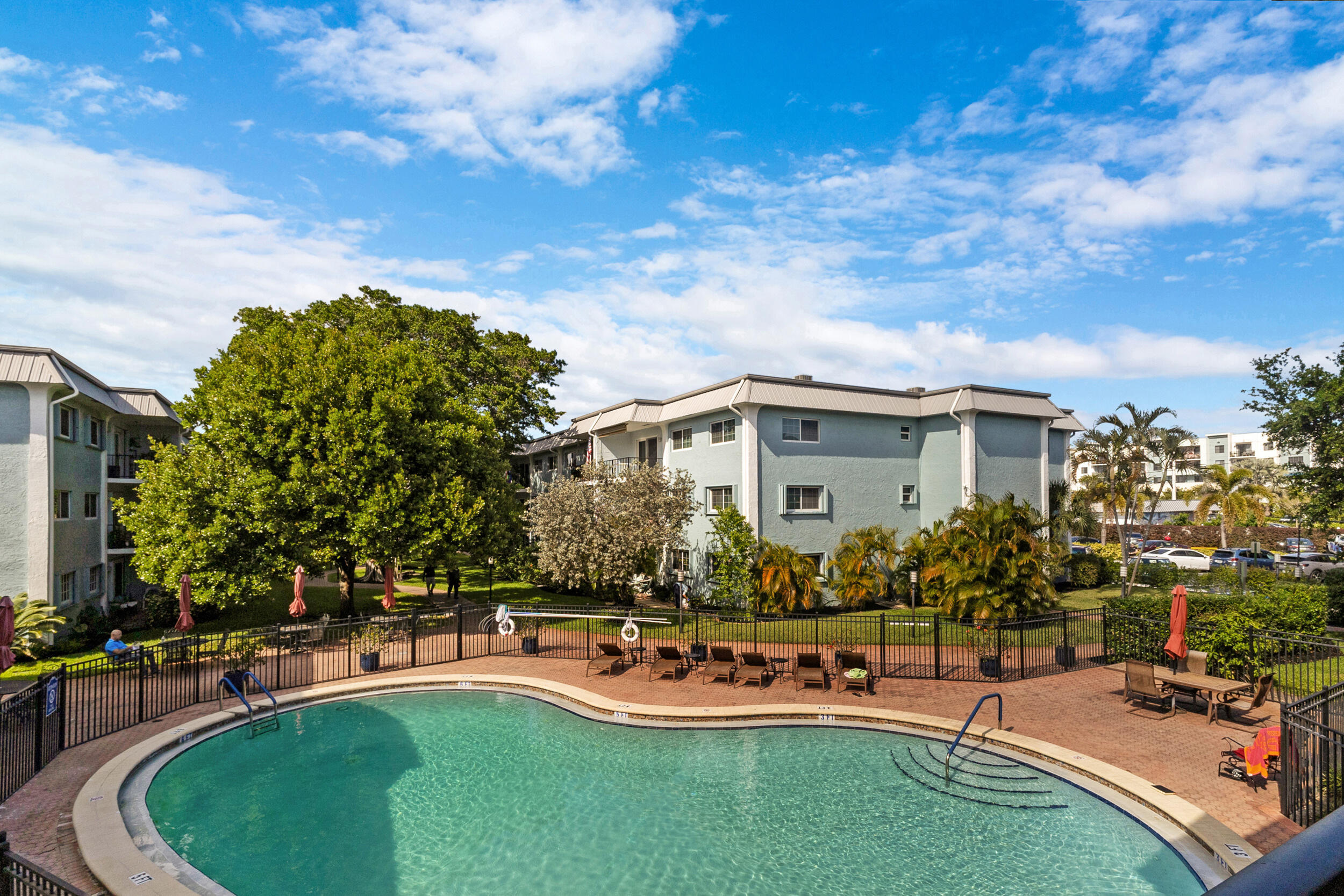 RIVER MANOR CONDO - Residential