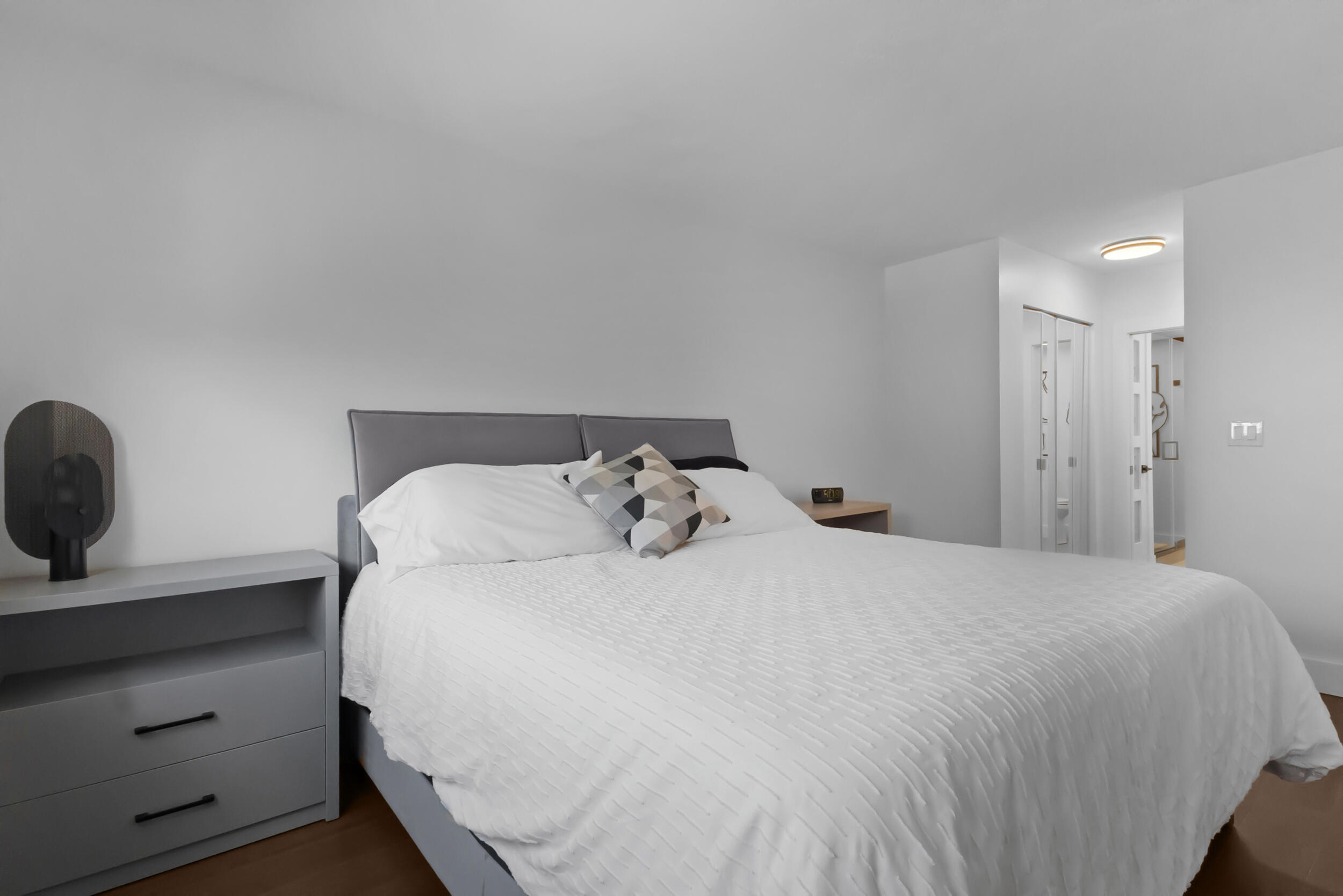 RIVER MANOR CONDO - Residential