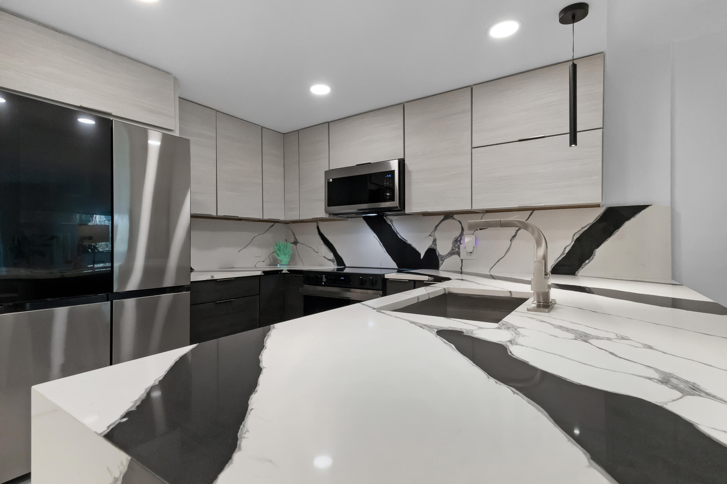 3004 NE 5th Terrace 210-c