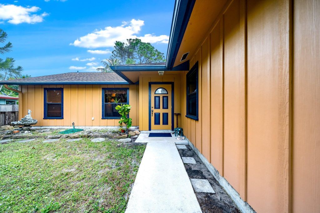 Photo of 6192 Heather Street, Jupiter, FL 33458 (MLS # R10940848)