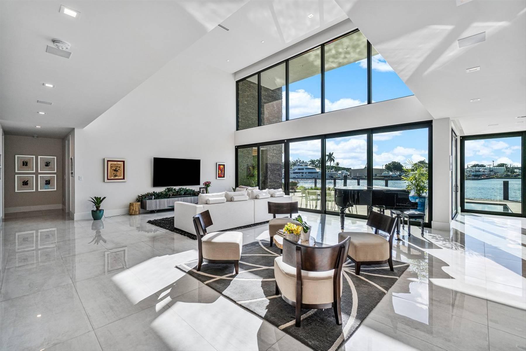 Riverland Manor - Residential