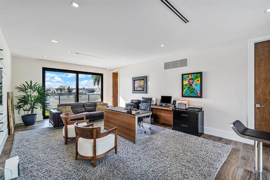 Riverland Manor - Residential