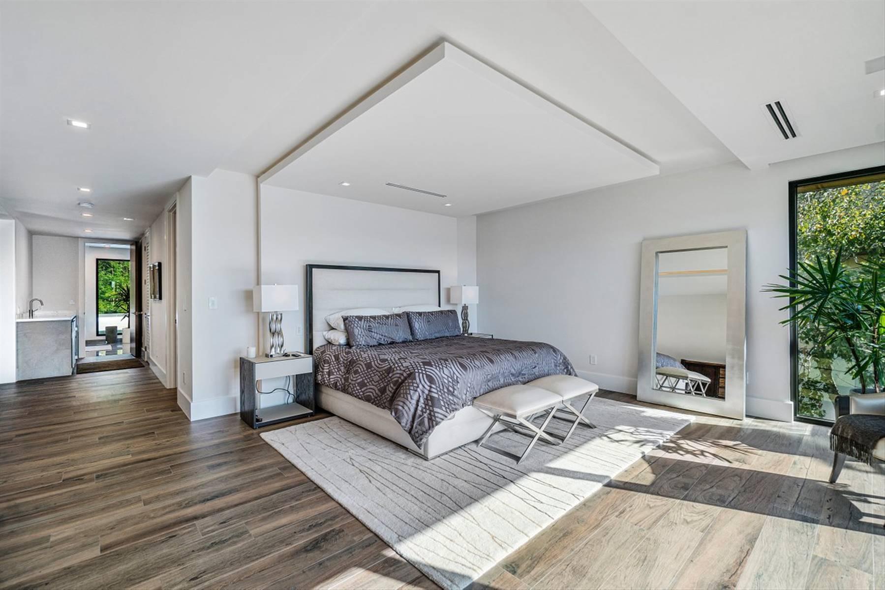 Riverland Manor - Residential