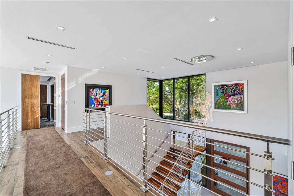 Riverland Manor - Residential