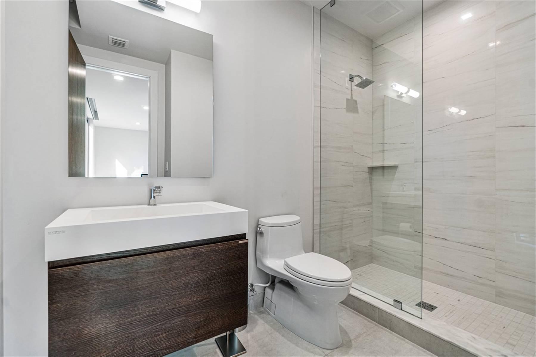 Riverland Manor - Residential