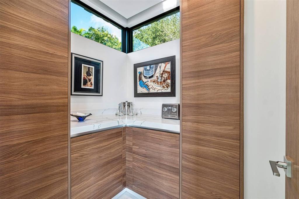 Riverland Manor - Residential