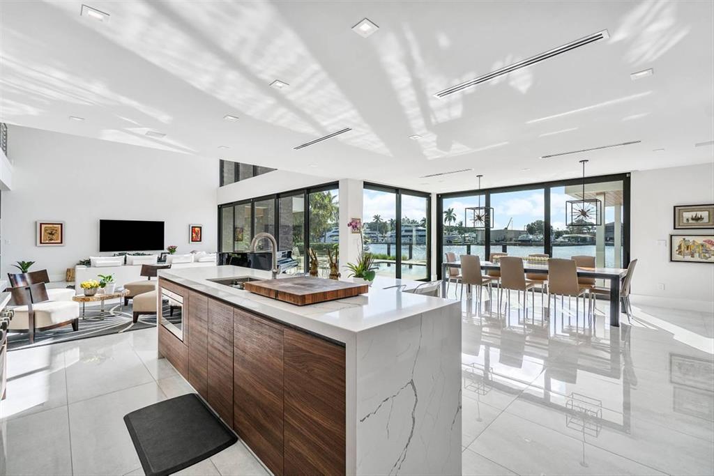 Riverland Manor - Residential