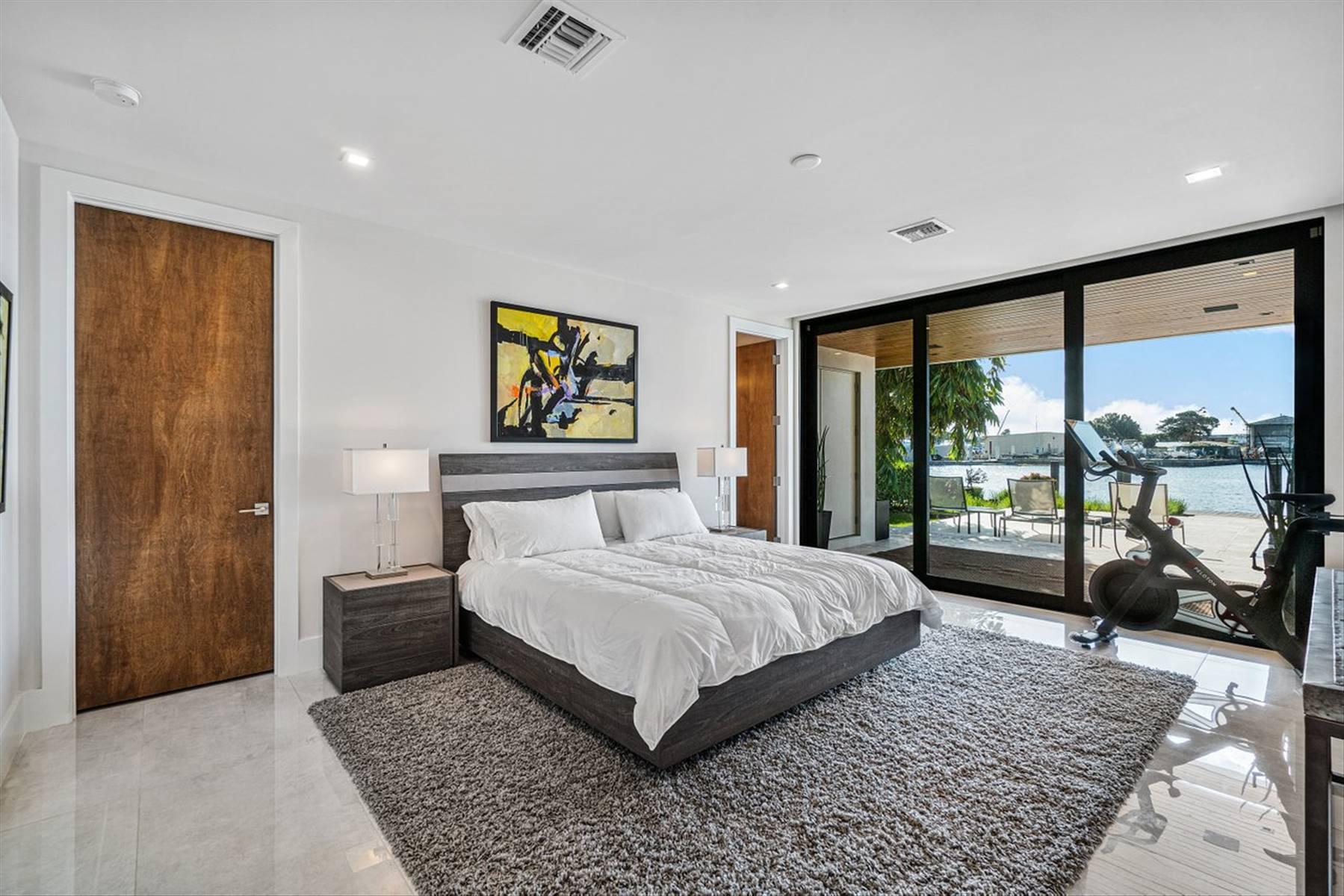 Riverland Manor - Residential