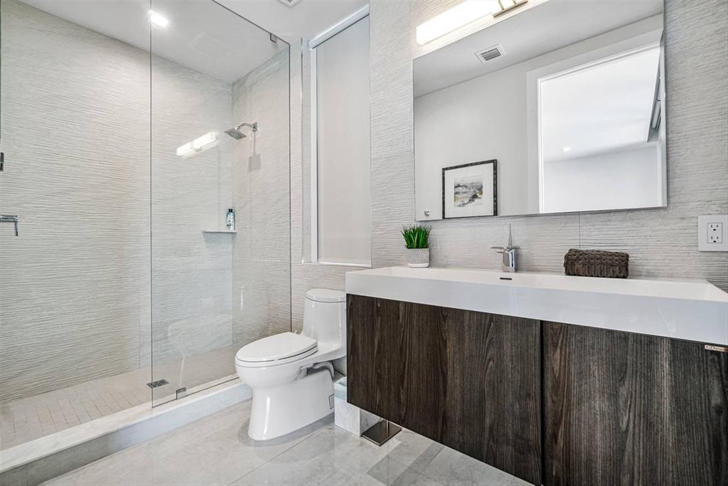 Riverland Manor - Residential