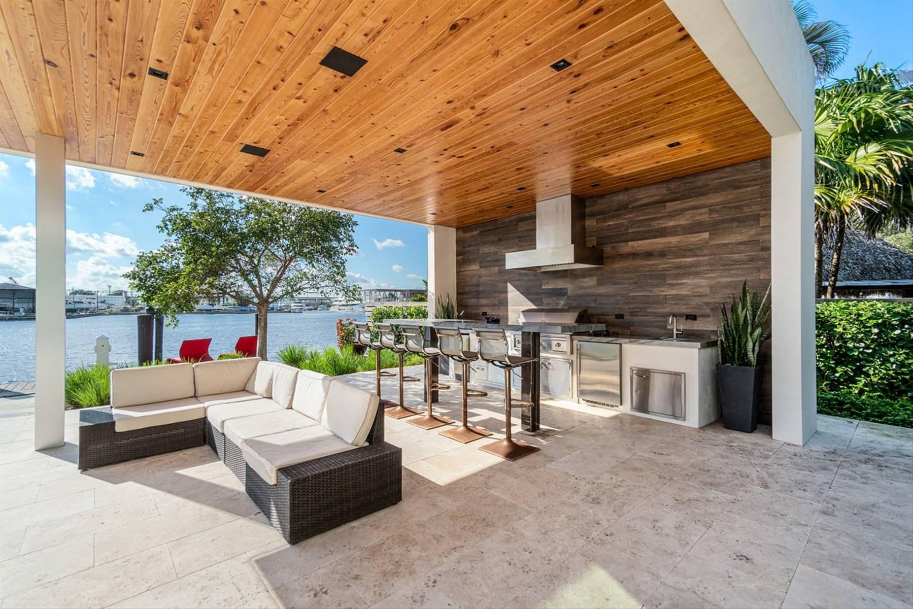 Riverland Manor - Residential