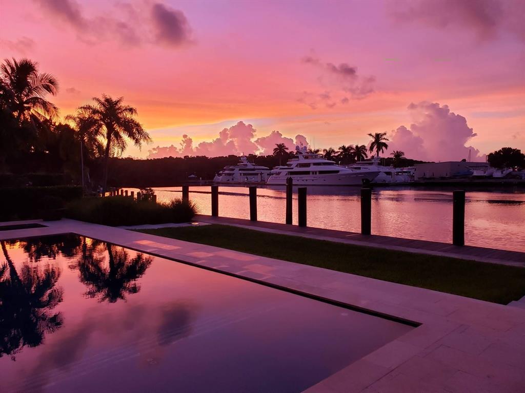 Riverland Manor - Residential