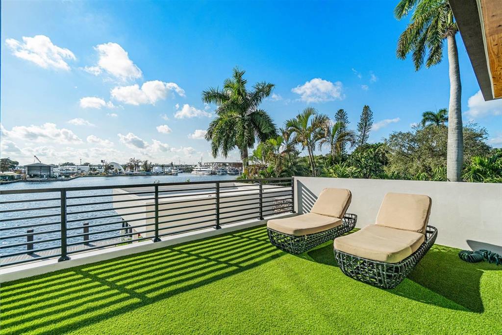 Riverland Manor - Residential