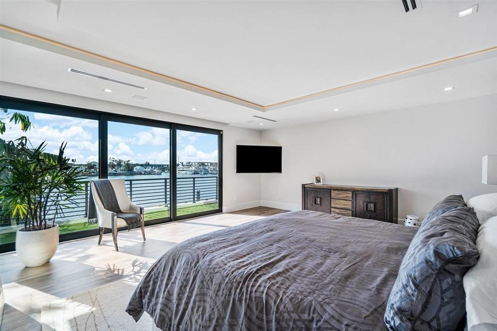 Riverland Manor - Residential