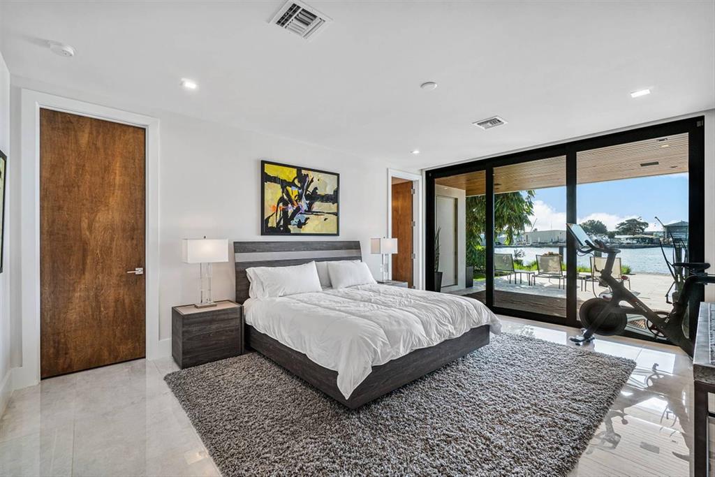 Riverland Manor - Residential