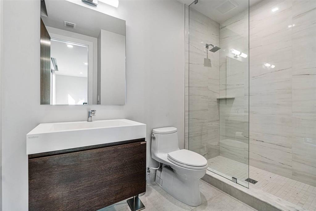 Riverland Manor - Residential