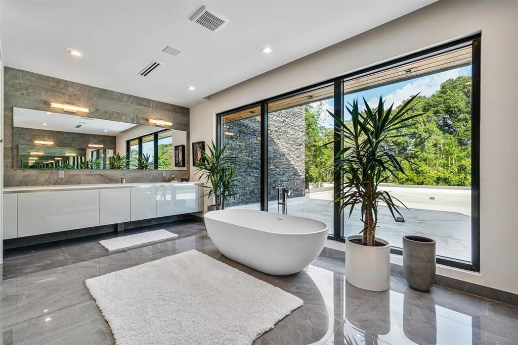 Riverland Manor - Residential