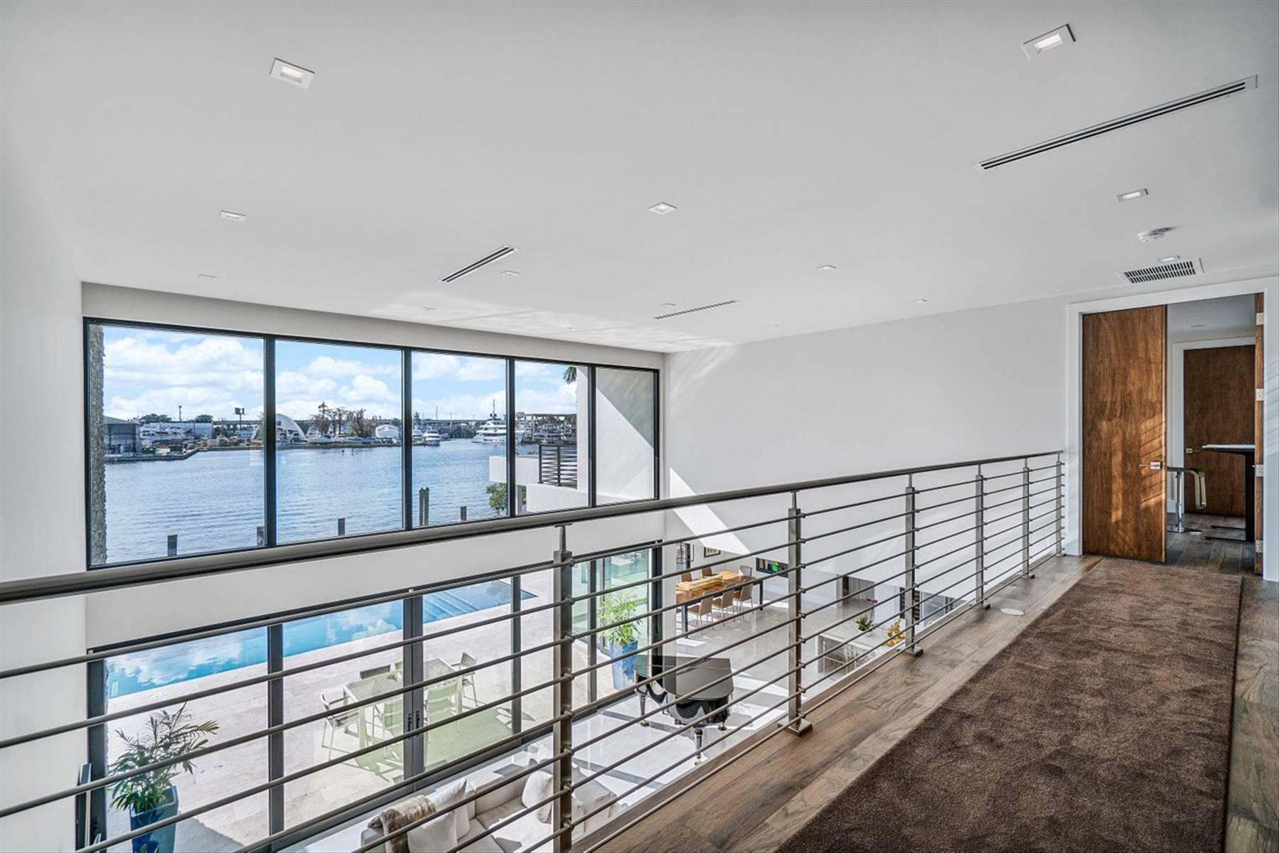 Riverland Manor - Residential