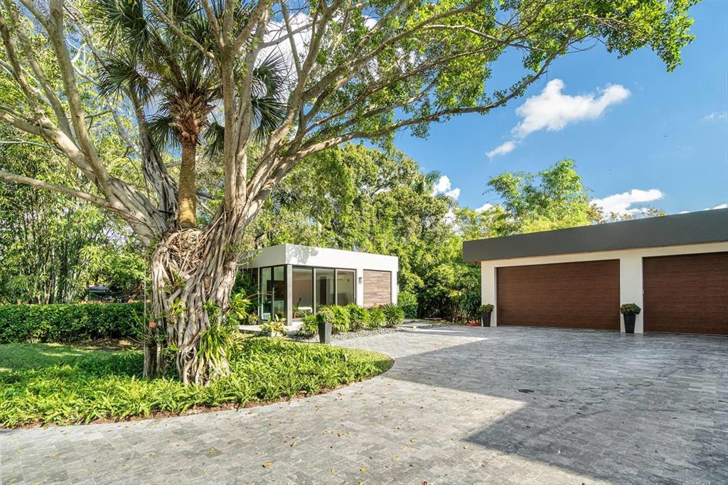 Riverland Manor - Residential