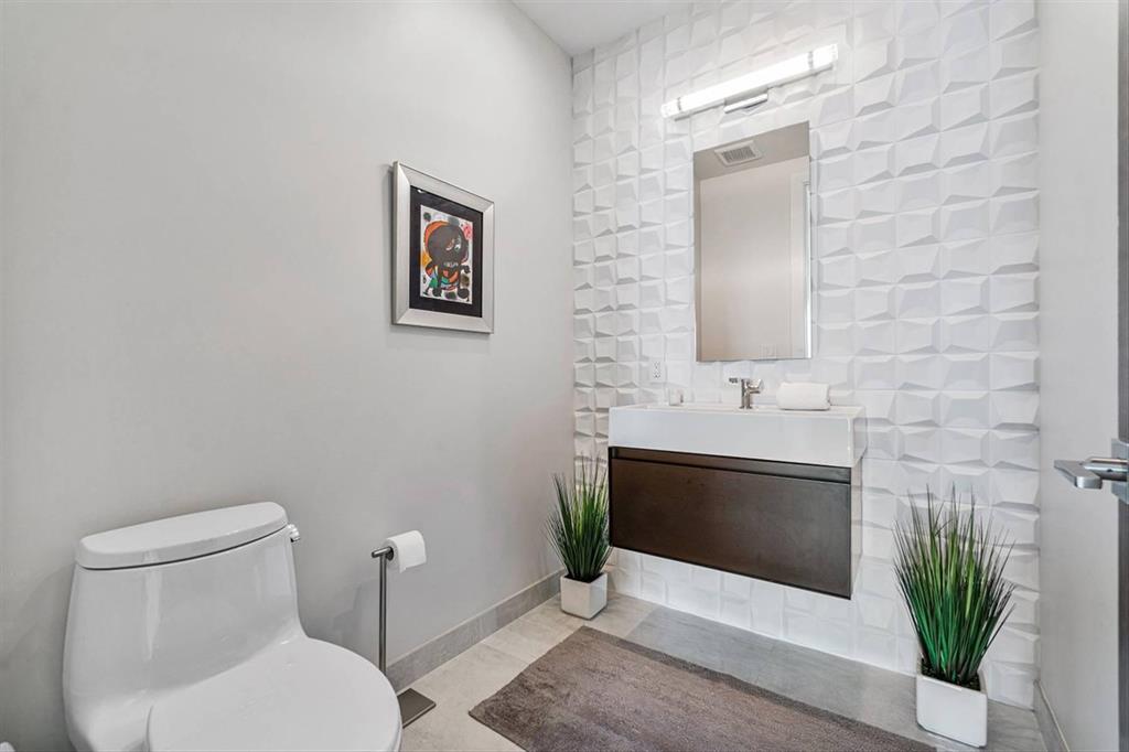 Riverland Manor - Residential