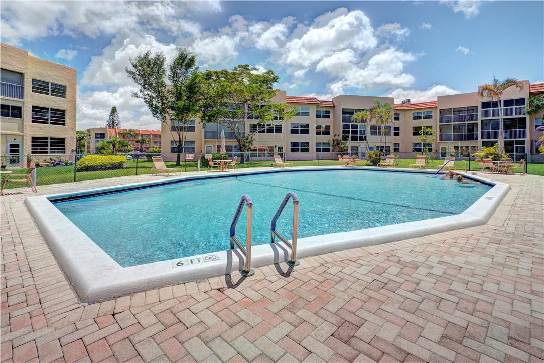 ROYAL PARK GARDENS - Residential