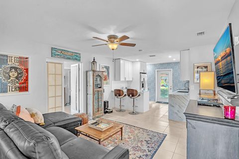 Single Family Residence in Fort Lauderdale FL 1328 1st Ave 7.jpg