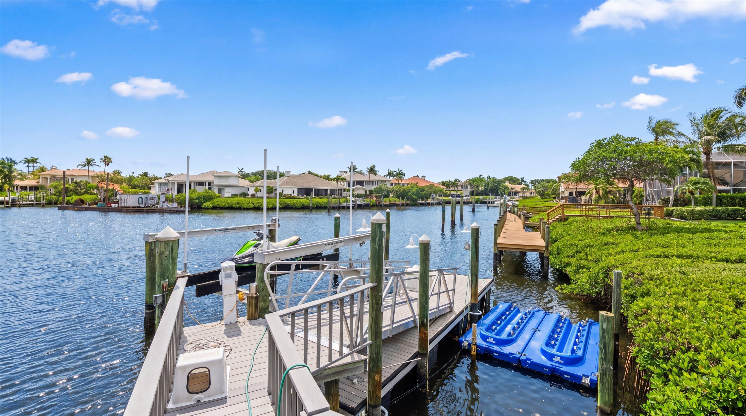 BARROW ISLAND AT JONATHANS LANDING - Residential