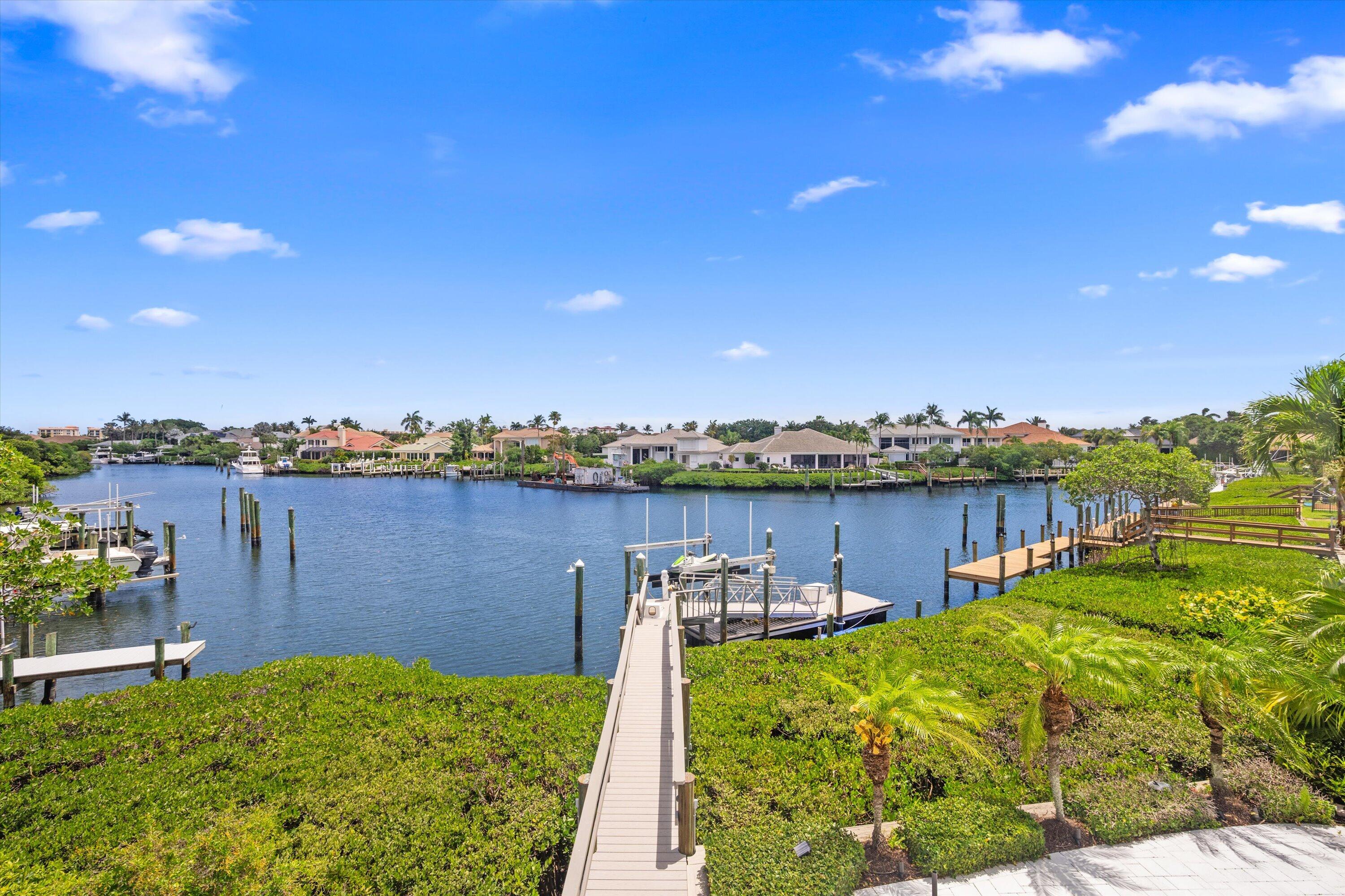 BARROW ISLAND AT JONATHANS LANDING - Residential