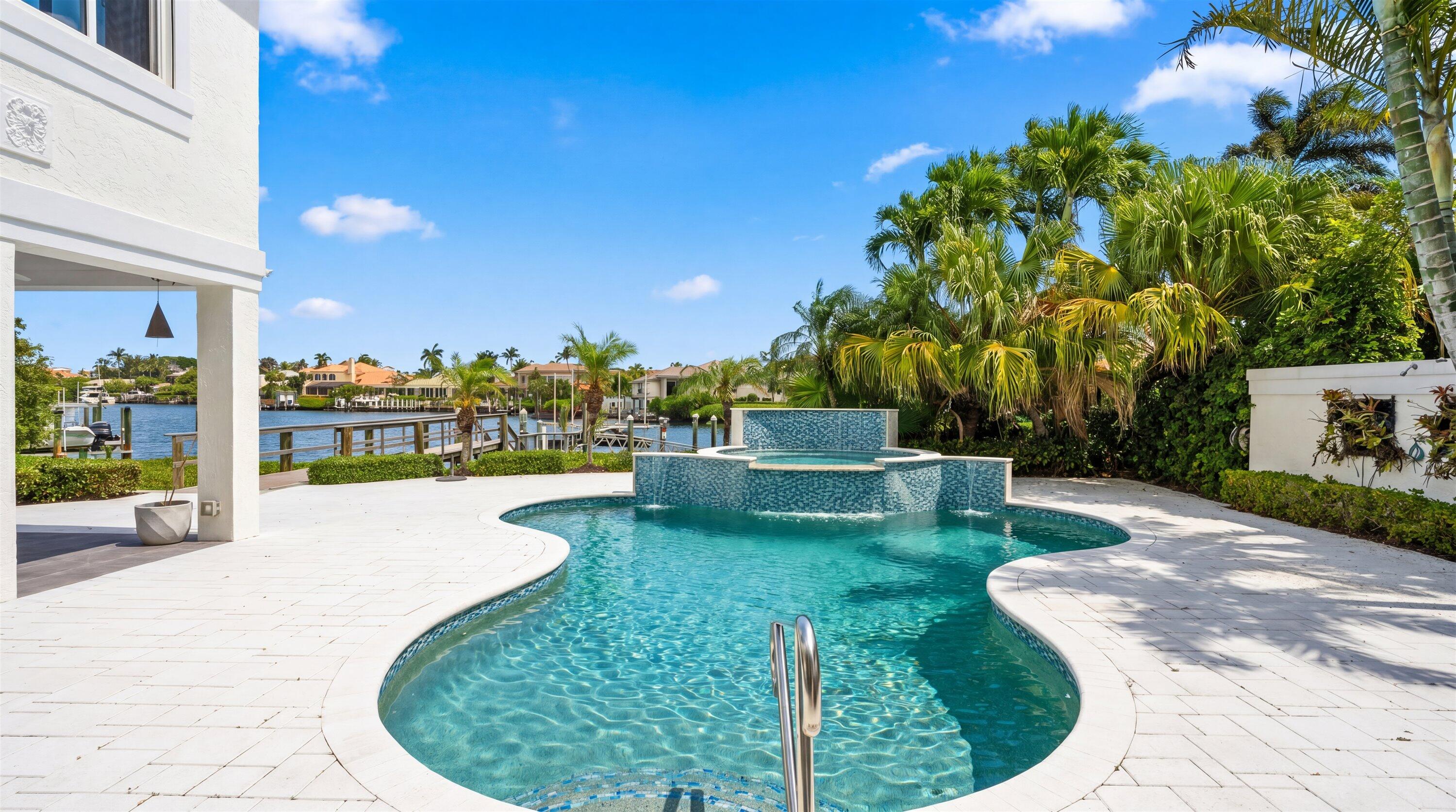 BARROW ISLAND AT JONATHANS LANDING - Residential