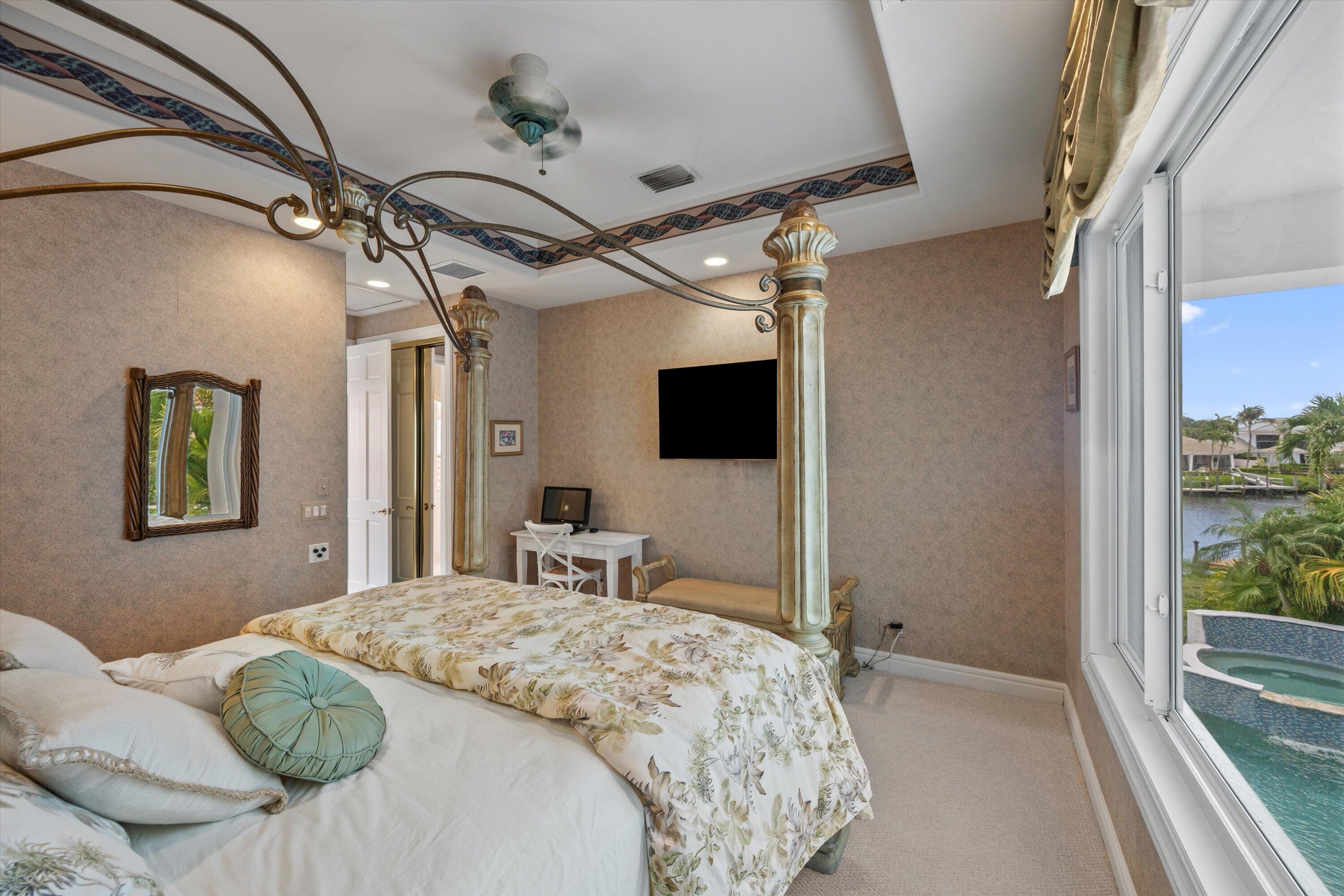 BARROW ISLAND AT JONATHANS LANDING - Residential