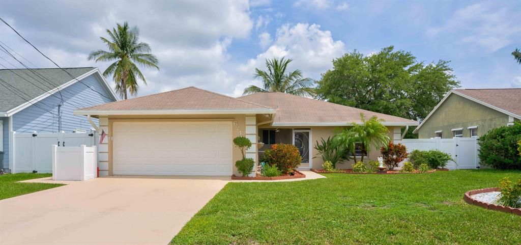 Photo of 6248 Robinson Street, Jupiter, FL 33458 (MLS # R10722840)