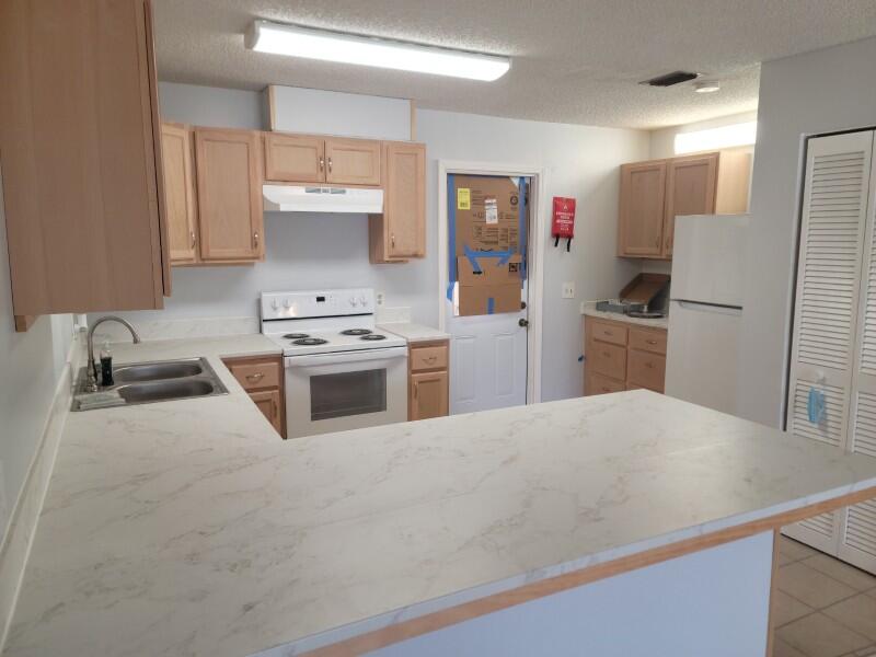 3304 Oleander Avenue