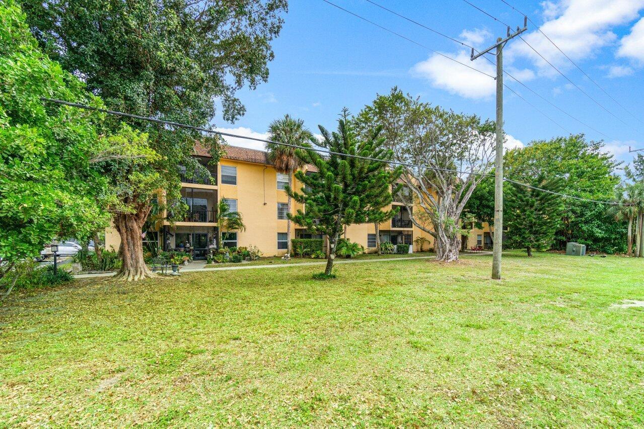 CASA DEL RIO CONDO - Residential Lease