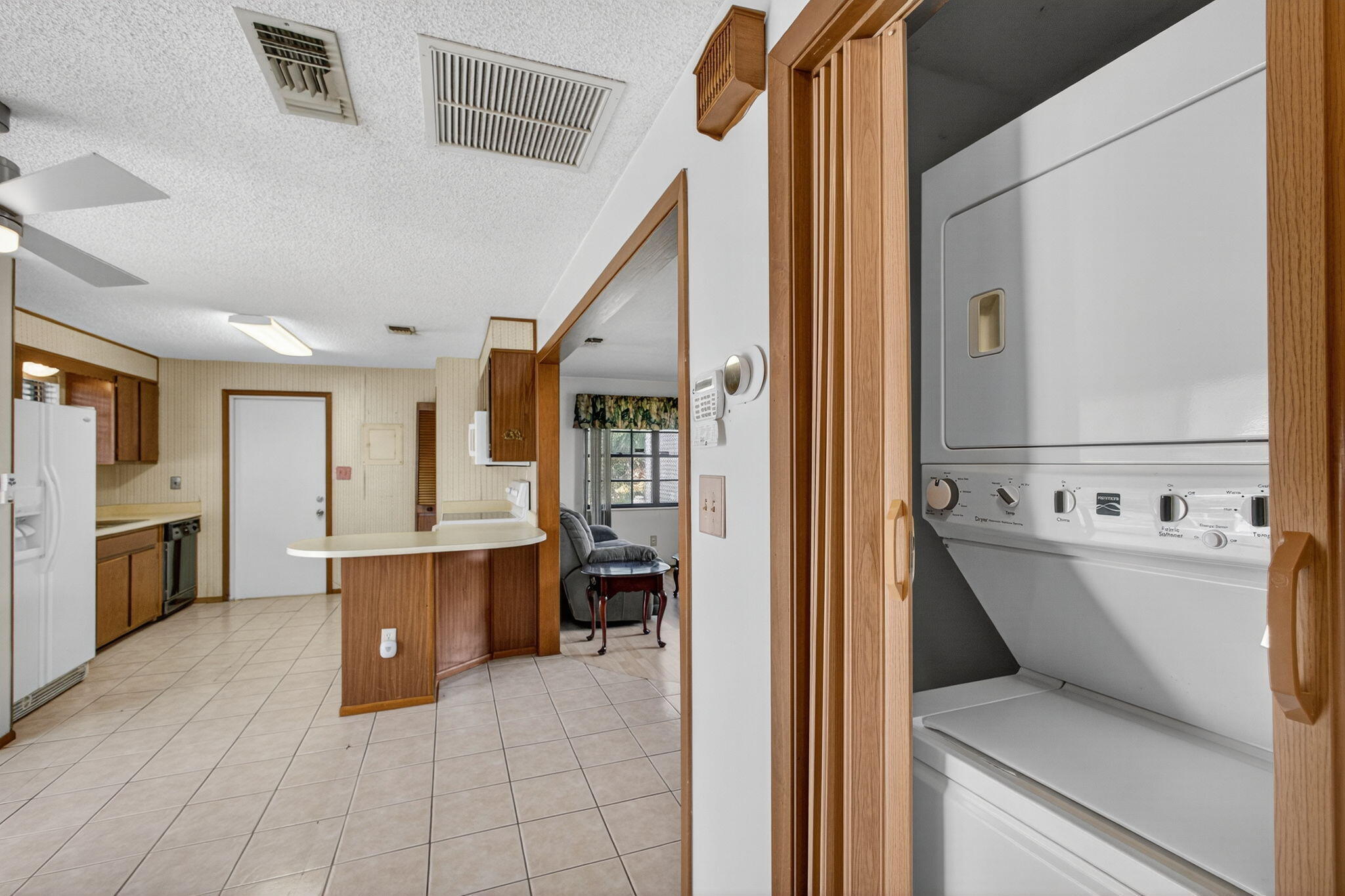 ACREHOME PARK SECOND ADD - Residential Lease